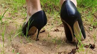 High heels sinking in ground, shoeplay, shoes crush, dirty high heels, high heels stomping