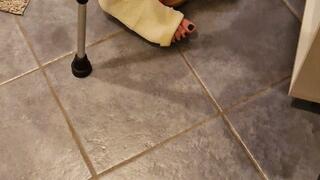 walk with crutches and cast part 3 of my Cast-Day with softclox and Birkenstocks