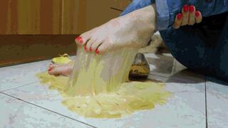Glue Puddle in the Kitchen MP4 (1920x1080) FHD