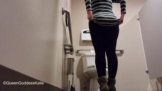 Lucky for you getting to spy on QueenGoddessKatie toilet time