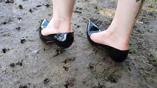 High heels sinking in ground, high heels stuck, high heels sinking, dirty high heels