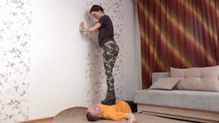 Girl uses submissive`s chest as a fitness machine, vf0658x 1080p