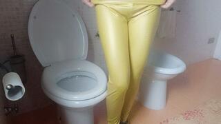 pee with my yellow leggins