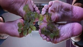 Fruit stomp on glass - Lorena & Ruby