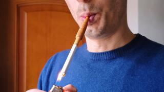 Smoking Marlboro Red 100s Crafted holder IYF 100325 4K