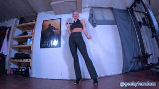 Gangster Girl vs Robin