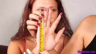 Beautiful Girls Hand Measure - 4K MP4