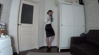 SECRETARY WITH SORE FOOT 11 FF