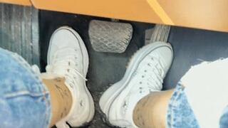 Strong Sneakers on tour, order wmv