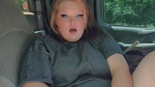 MILF PLAYING OUTDOORS